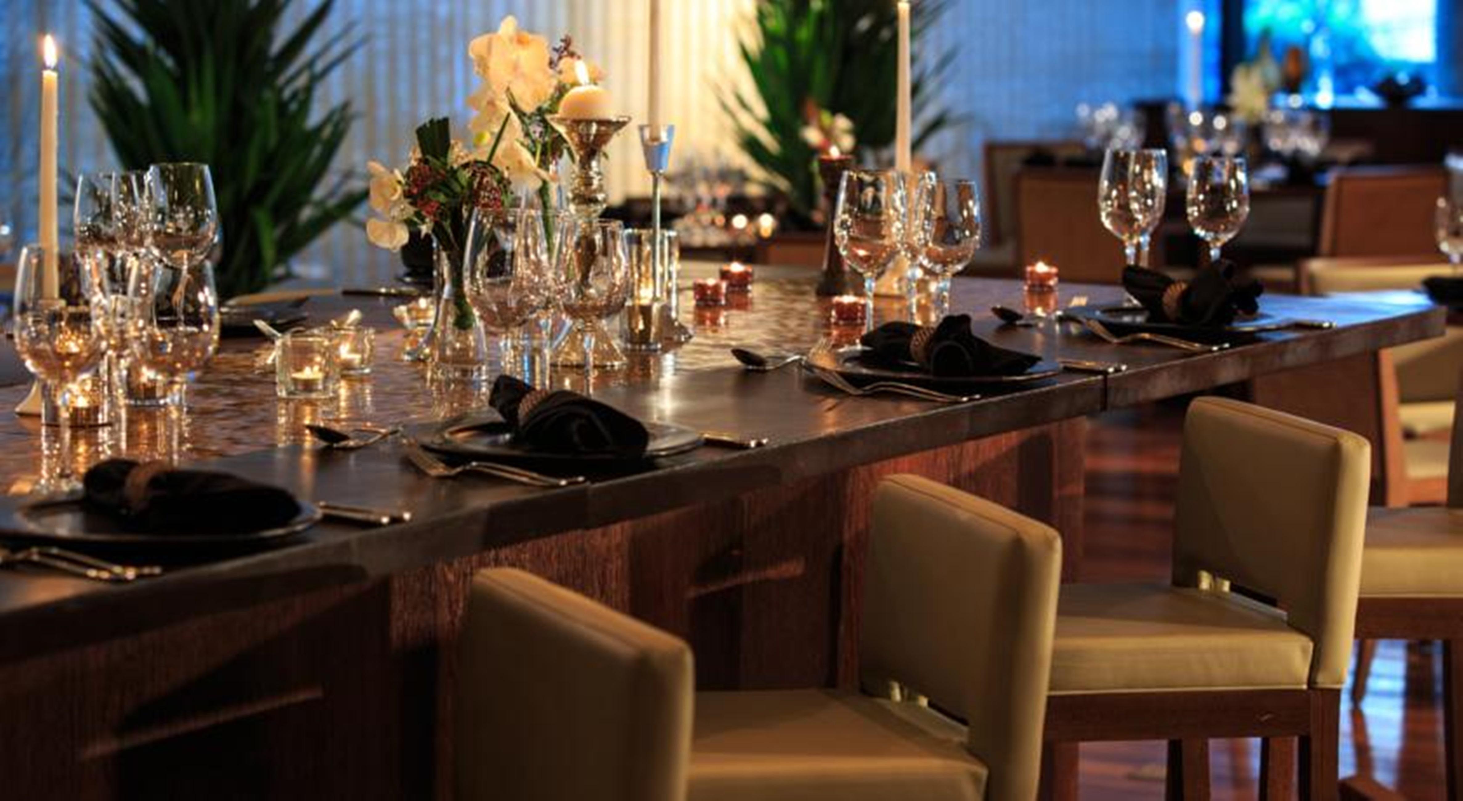 圣保罗万丽酒店 外观 照片 A table set for a formal dinner